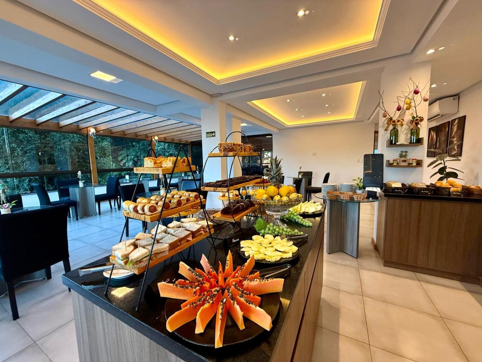 Hotel Golden Hills กาเนรา ภายนอก รูปภาพ